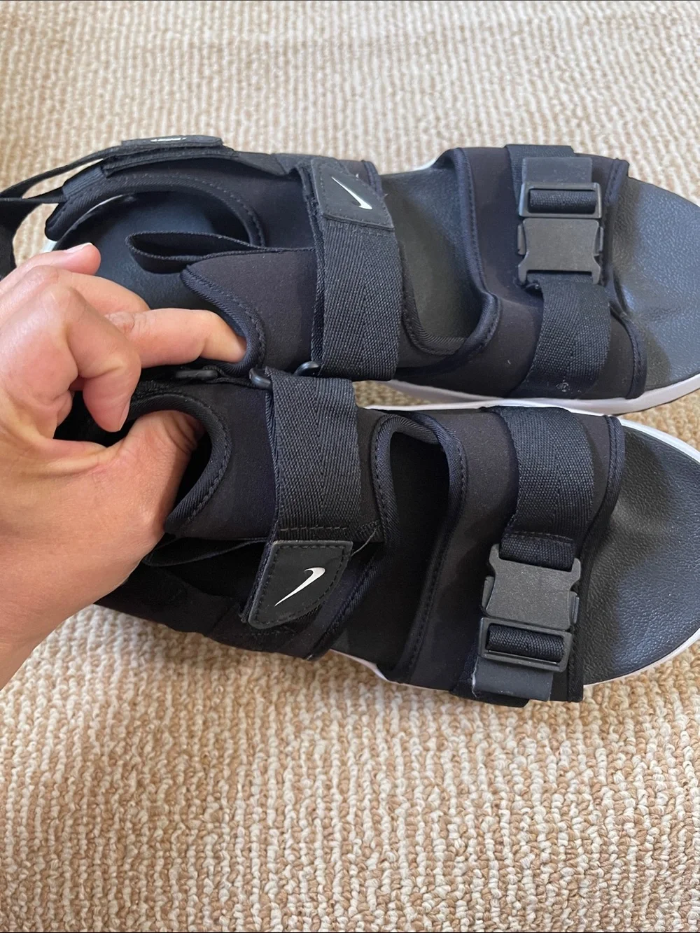 Nike canyon sandals